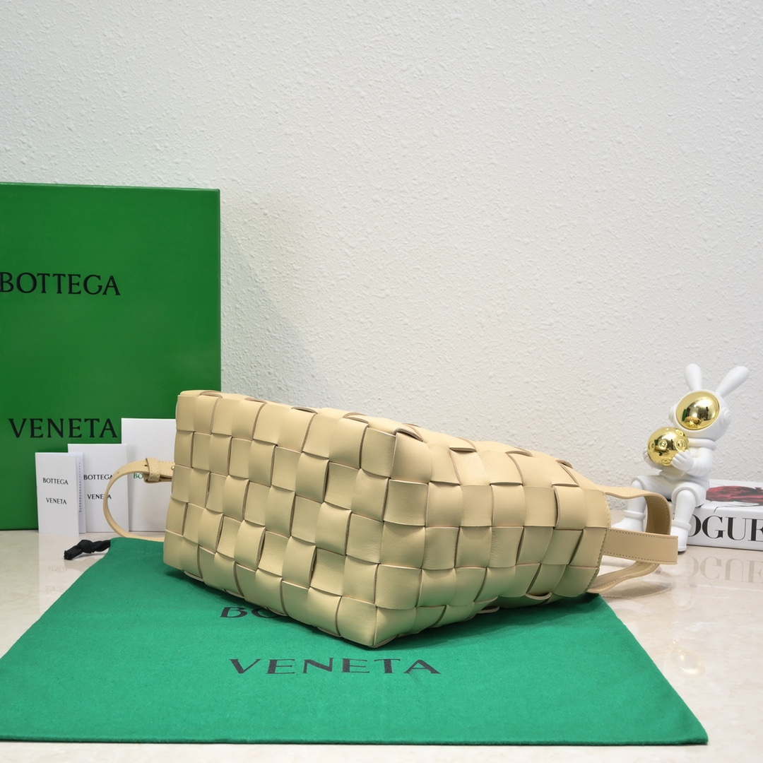 Bottega Veneta BV 7466 Bowling bag Apricot | bottega veneta bv 7466 bowling bag apricot 003