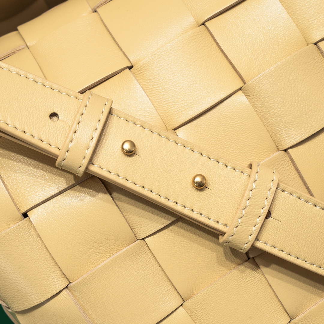 Bottega Veneta BV 7466 Bowling bag Apricot | bottega veneta bv 7466 bowling bag apricot 006