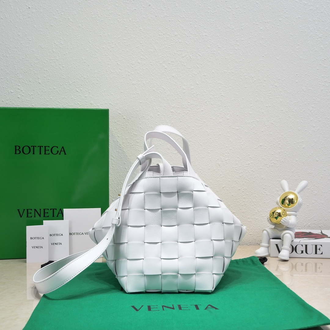 Bottega Veneta BV 7466 Bowling bag White | bottega veneta bv 7466 bowling bag white 002