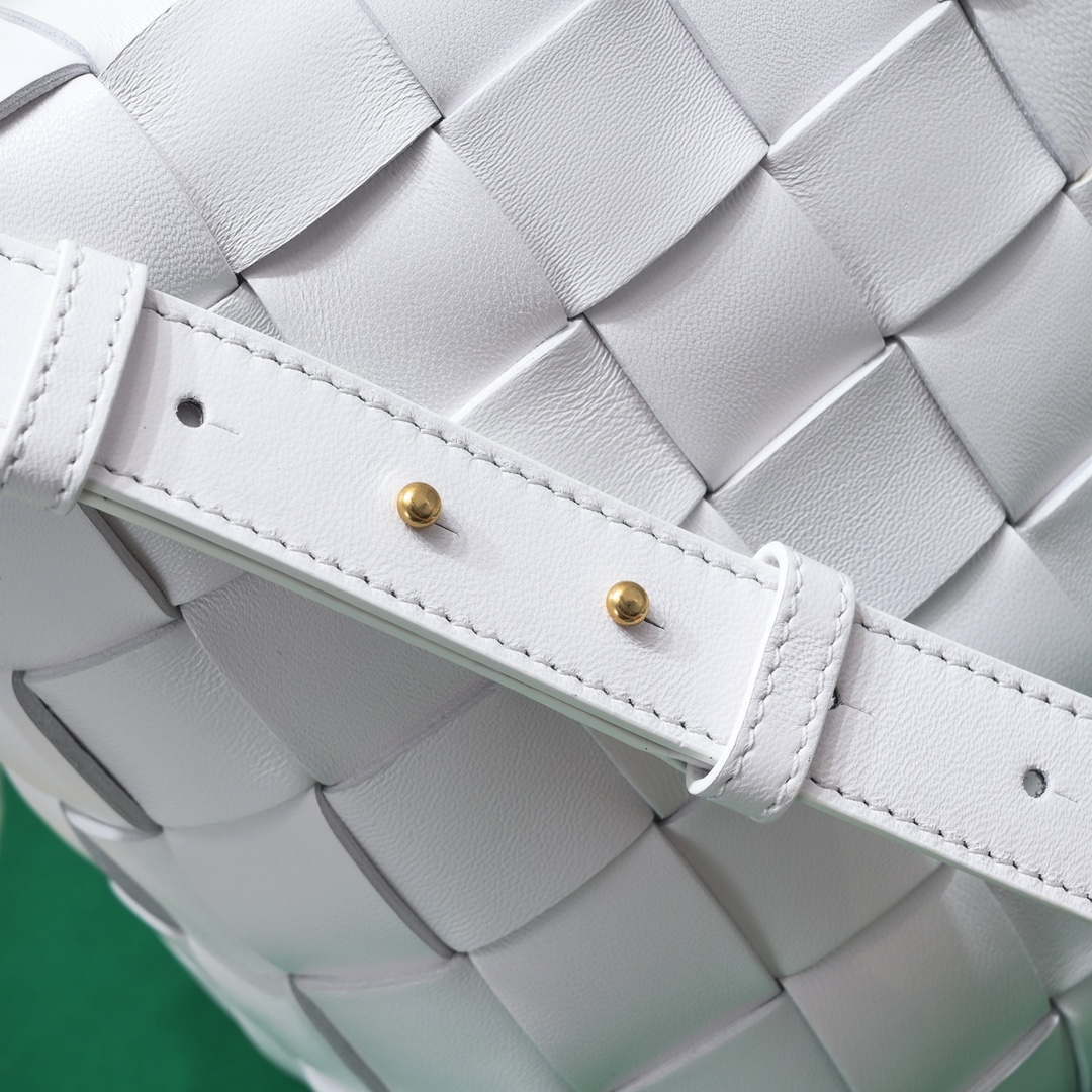 Bottega Veneta BV 7466 Bowling bag White | bottega veneta bv 7466 bowling bag white 006