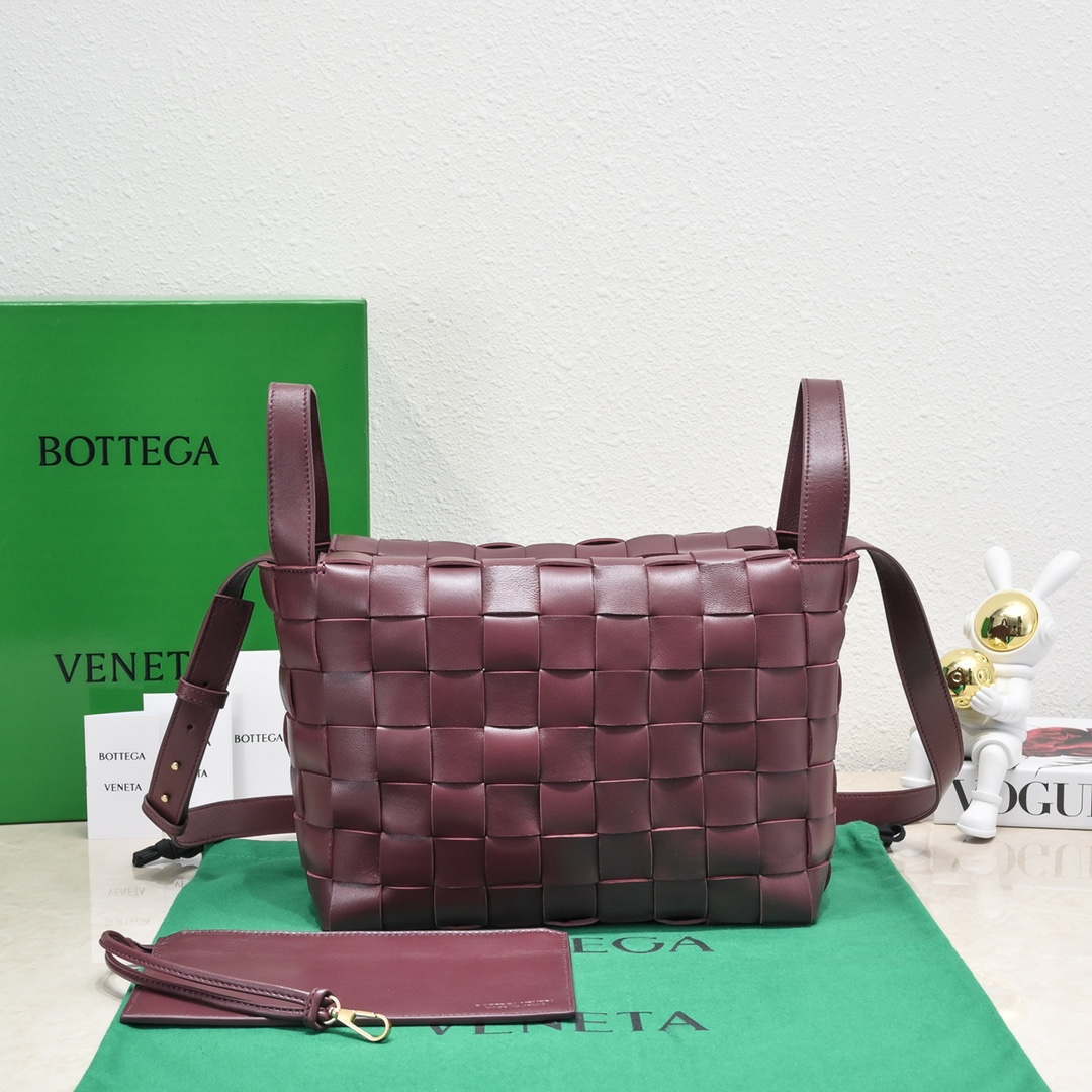 Bottega Veneta BV 7466 Bowling bag Wine Red | bottega veneta bv 7466 bowling bag wine red 002