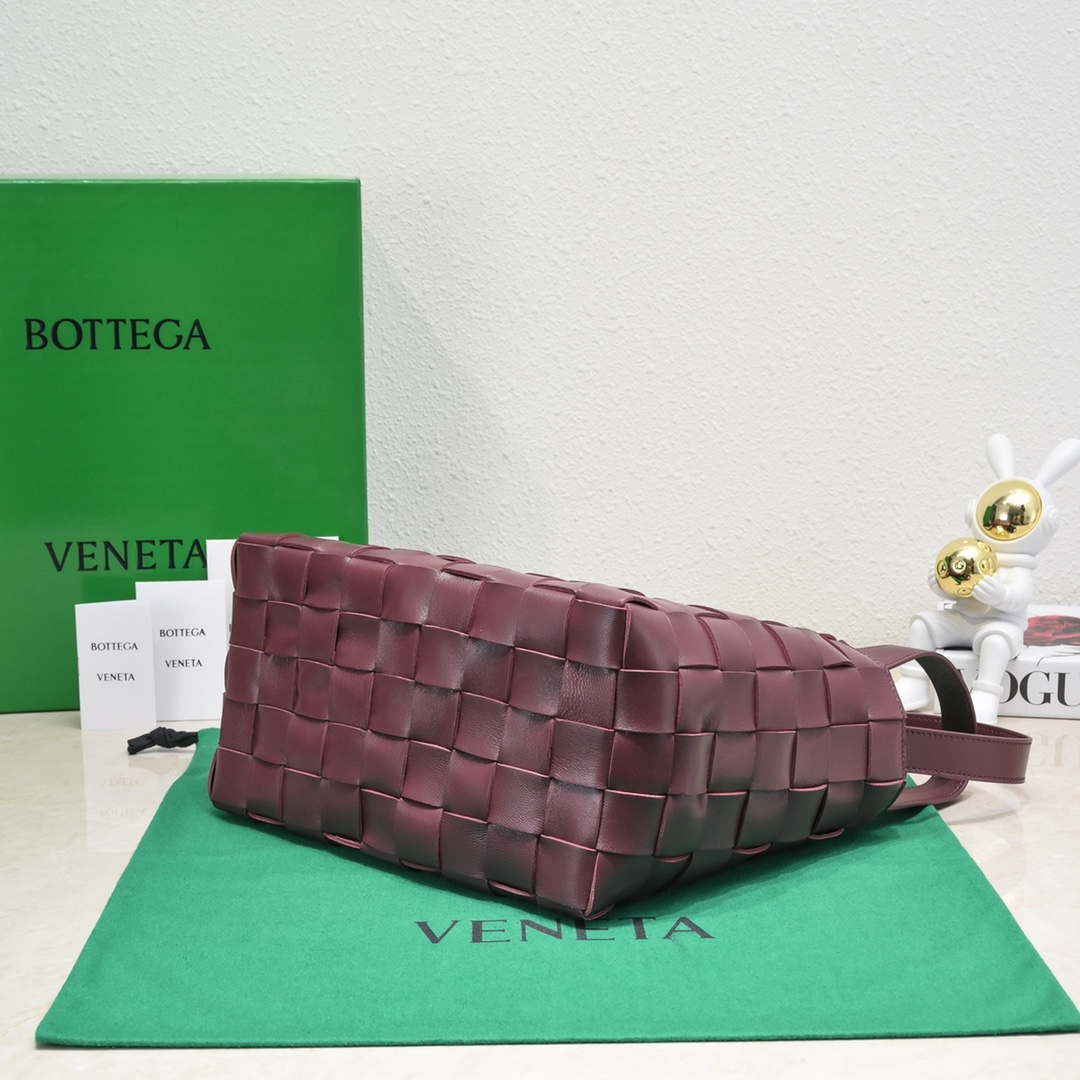 Bottega Veneta BV 7466 Bowling bag Wine Red | bottega veneta bv 7466 bowling bag wine red 004