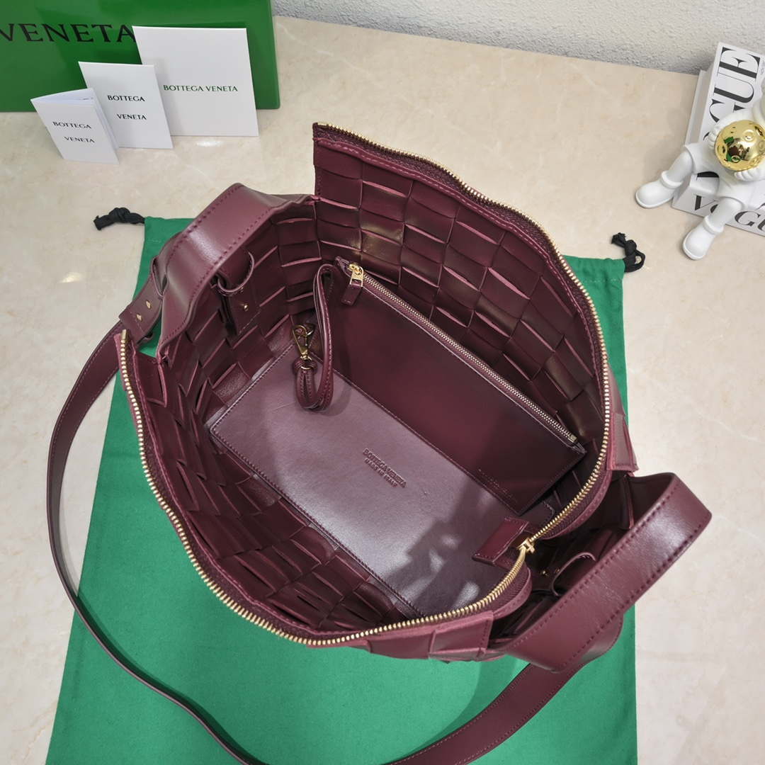 Bottega Veneta BV 7466 Bowling bag Wine Red | bottega veneta bv 7466 bowling bag wine red 008