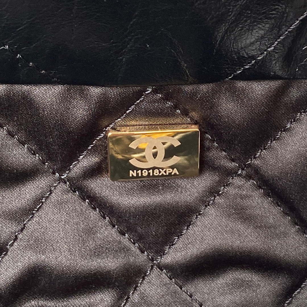 Chanel 22 Small Handbag AS3260 Memorial Calfskin leather Black Gold | chanel 22 small handbag as3260 memorial calfskin leather black gold 009