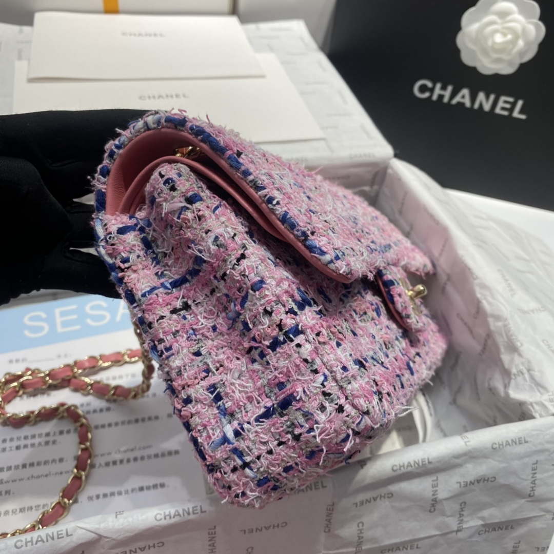 Chanel A01112 Flap Classic Handbag Tweed & Gold-Tone Metal Pink | chanel a01112 flap classic handbag tweed silver tone metal pink 006