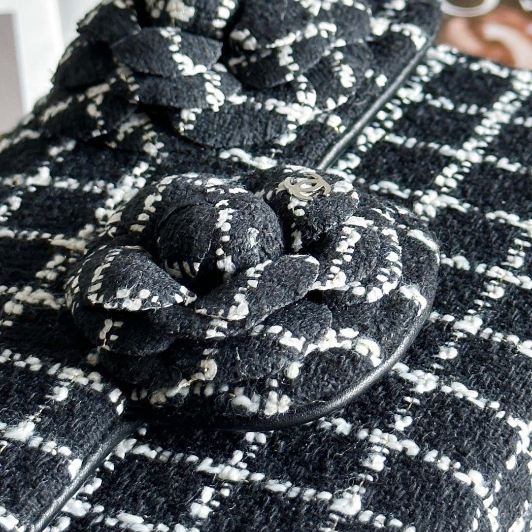Chanel A1116 Mini Flap Classic Handbag Tweed & Silver-Tone Metal Black | chanel a1116 mini flap classic handbag tweed silver tone metal black 007