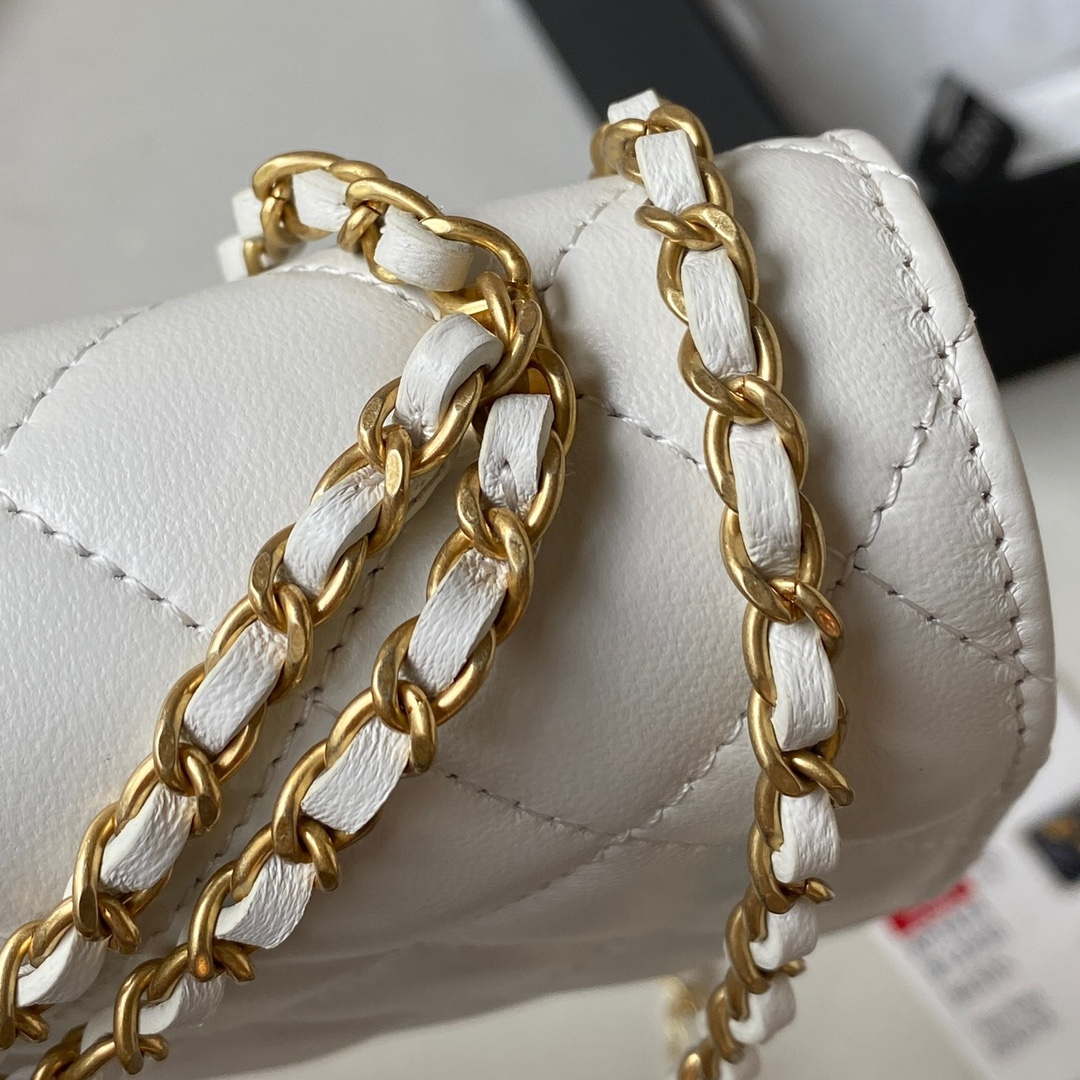 Chanel AP3424 Woc Mini Flap Bag Lambskin White | chanel ap3424 woc mini flap bag lambskin white 005
