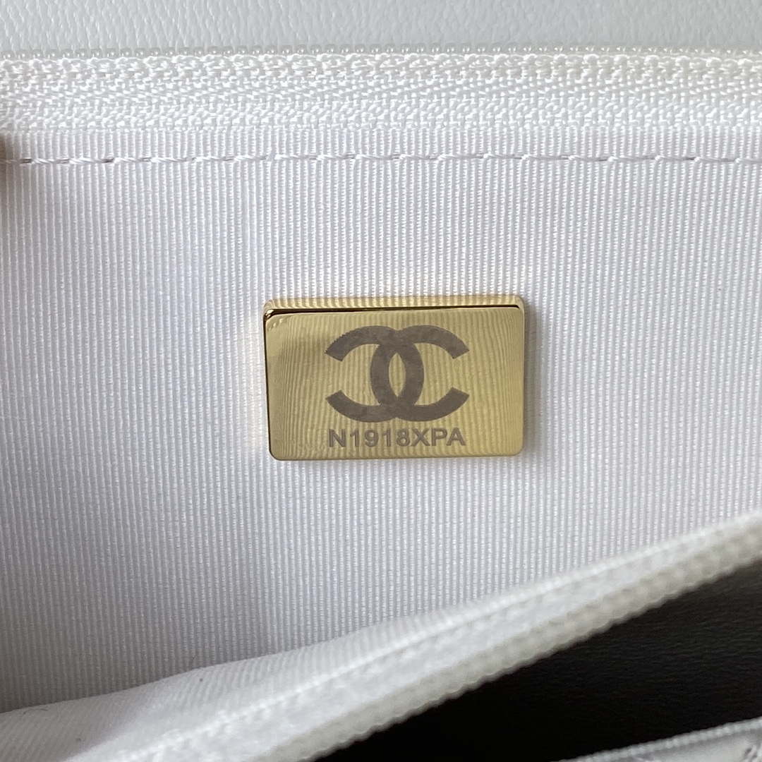 Chanel AP3424 Woc Mini Flap Bag Lambskin White | chanel ap3424 woc mini flap bag lambskin white 008