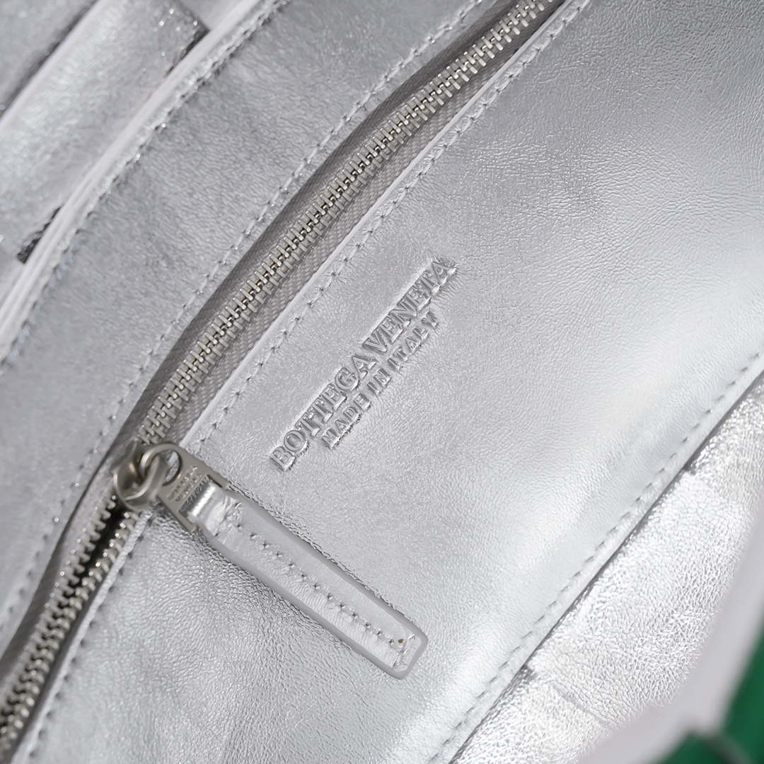 Bottega Veneta BV 578004 Cassette Cross-body bag soft lambskin leather Silver | bottega veneta bv 578004 cassette cross body bag soft lambskin leather silver 008