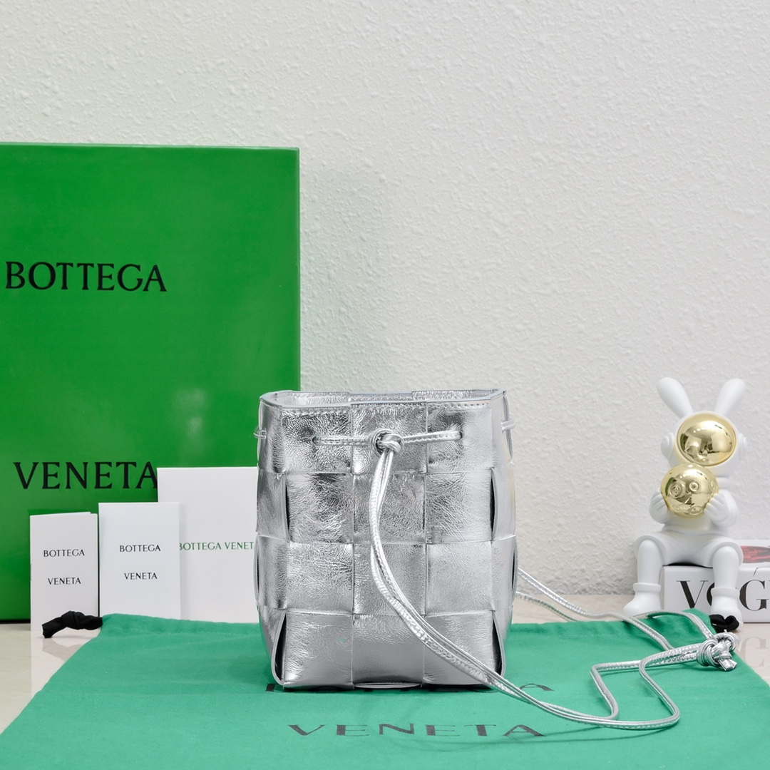 Bottega Veneta BV 680218 Small Cassette Cross-Body Bucket Silver | bottega veneta bv 680218 small cassette cross body bucket silver 003