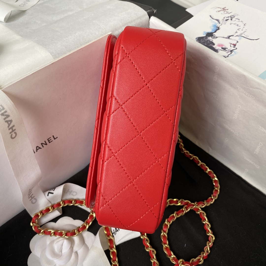 Chanel AP3484 CLUTCH WITH CHAIN Shiny Lambskin & Gold-Tone Metal Red | chanel ap3484 clutch with chain shiny lambskin gold tone metal red 006
