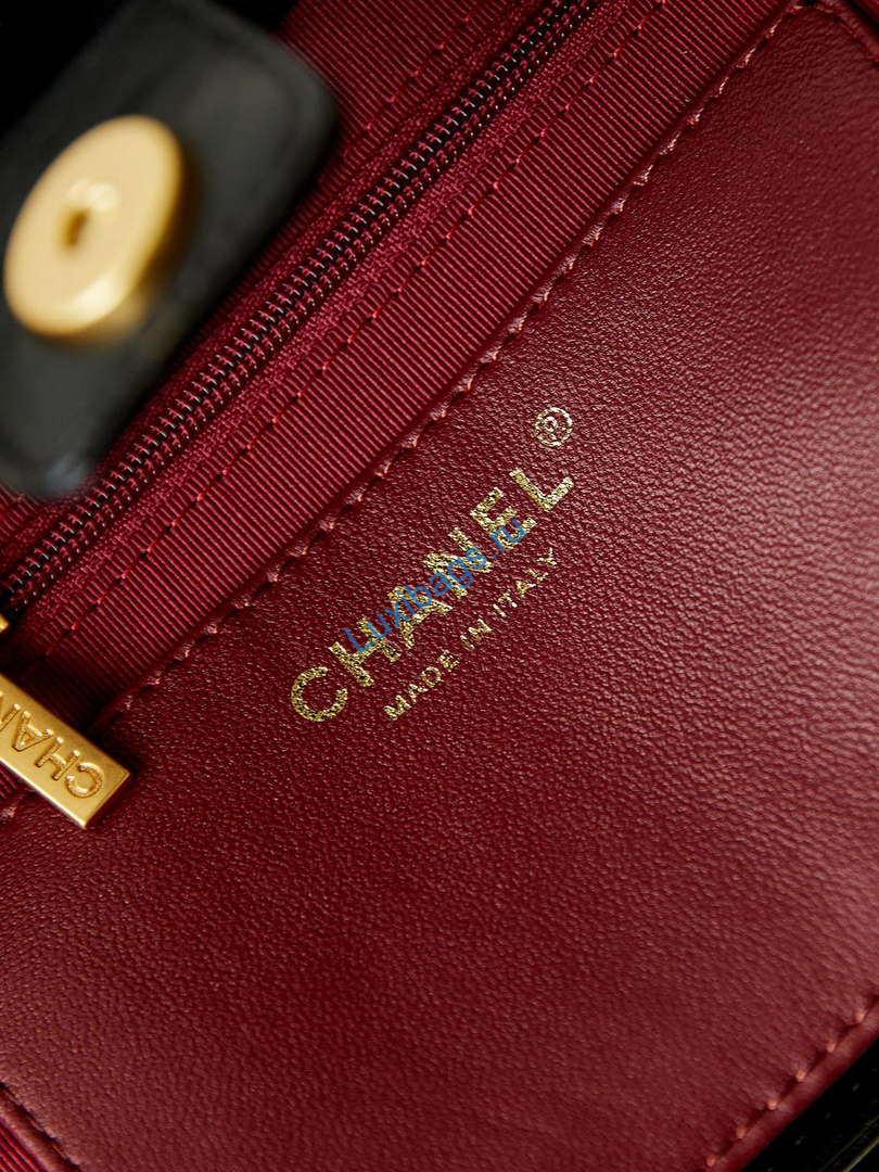 Chanel AS4188 Small Hobo Bag Shiny lambskin Gold Metal Black | chanel as4188 small hobo bag shiny lambskin gold metal black 009