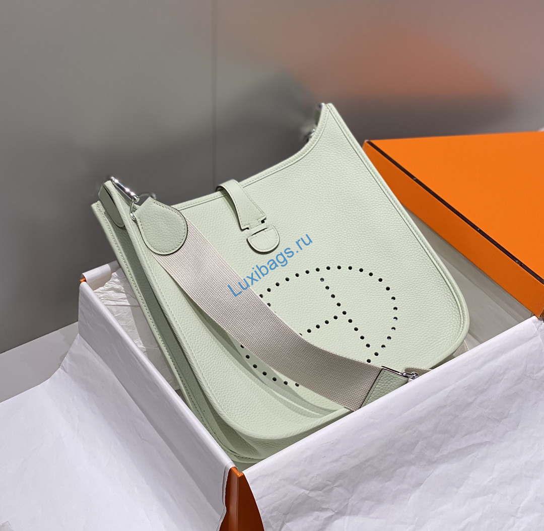Hermes H083435 Evelyne III 29 Shoulder Bag Silver Hardware Light Green | hermes h083435 evelyne iii 29 shoulder bag silver hardware light green 004