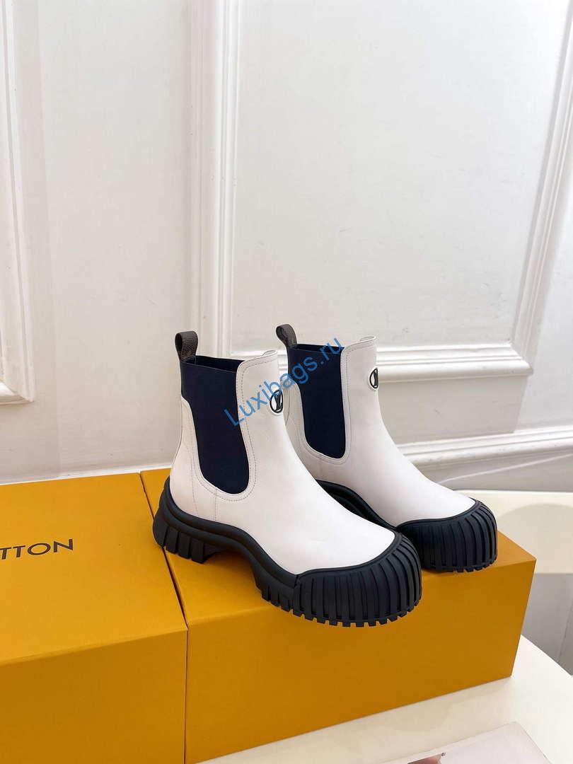 LV 1ABUJA Louis Vuitton Women's Ruby Flat Ankle Boot L75234 | lv 1abuja louis vuitton womens ruby flat ankle boot l75234 2