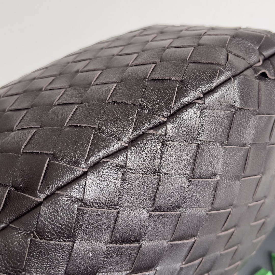 Bottega Veneta BV 600263 Medium Jodie Bag Dark Brown | bottega veneta bv 600263 medium jodie bag dark brown 003