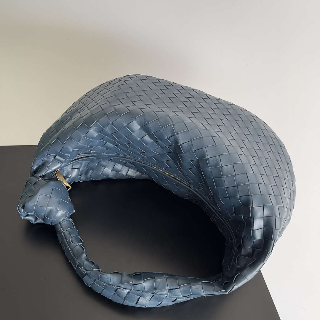 Bottega Veneta BV 600263 Medium Jodie Bag Navy Blue | bottega veneta bv 600263 medium jodie bag navy blue 002