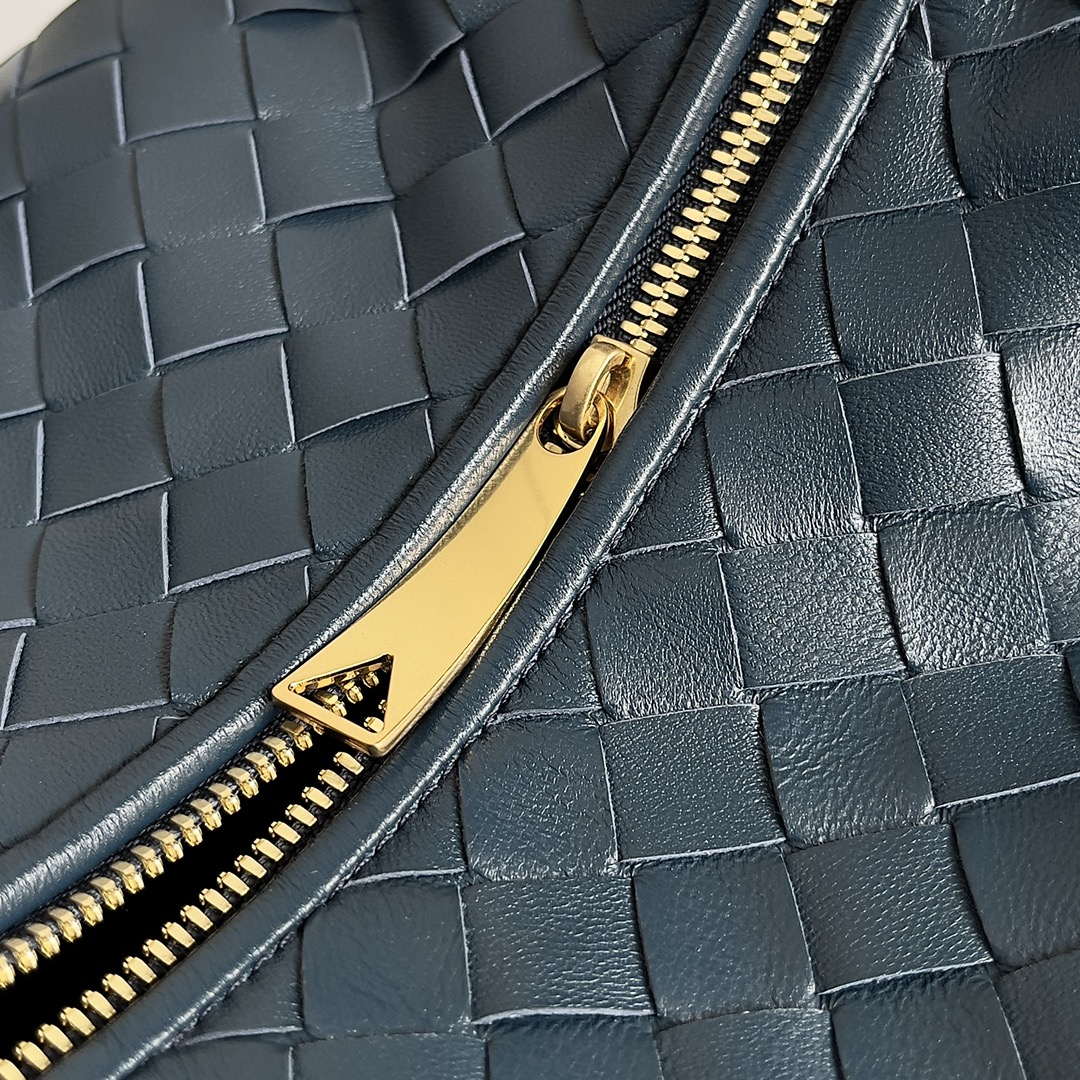 Bottega Veneta BV 600263 Medium Jodie Bag Navy Blue | bottega veneta bv 600263 medium jodie bag navy blue 005