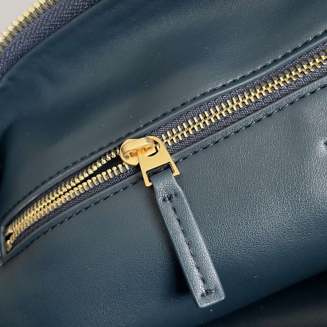 Bottega Veneta BV 600263 Medium Jodie Bag Navy Blue | bottega veneta bv 600263 medium jodie bag navy blue 006