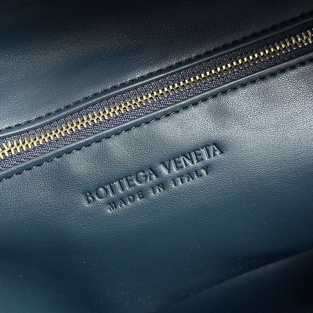 Bottega Veneta BV 600263 Medium Jodie Bag Navy Blue | bottega veneta bv 600263 medium jodie bag navy blue 007