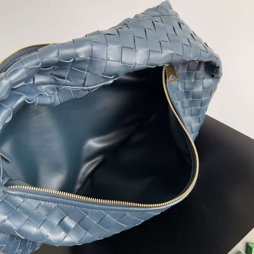 Bottega Veneta BV 600263 Medium Jodie Bag Navy Blue | bottega veneta bv 600263 medium jodie bag navy blue 009
