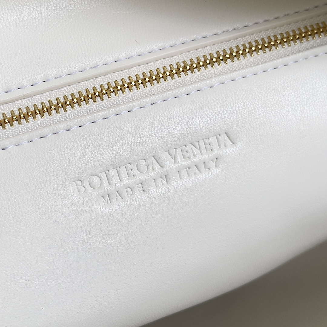 Bottega Veneta BV 600263 Medium Jodie Bag White | bottega veneta bv 600263 medium jodie bag white 008