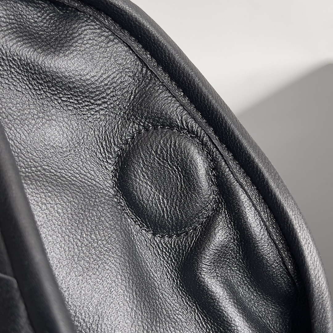 Bottega Veneta BV 763966 Small Hop oyster Bag Black | bottega veneta bv 763966 small hop oyster bag black 007