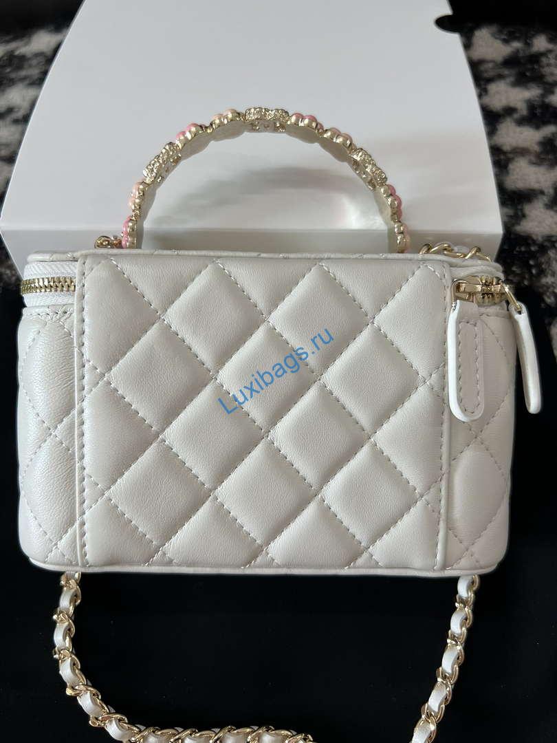 Chanel A96035 CLUTCH Lambskin Vanity Box bag White | chanel a96035 clutch lambskin vanity box bag white 04
