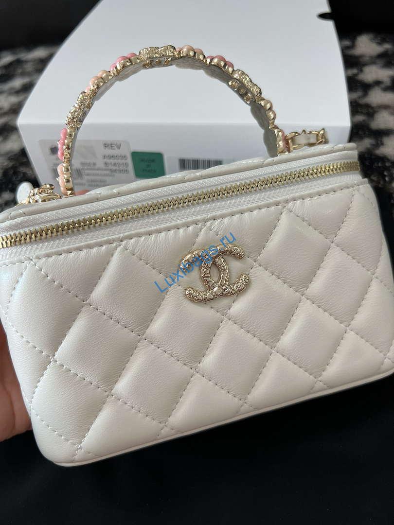 Chanel A96035 CLUTCH Lambskin Vanity Box bag White | chanel a96035 clutch lambskin vanity box bag white 07
