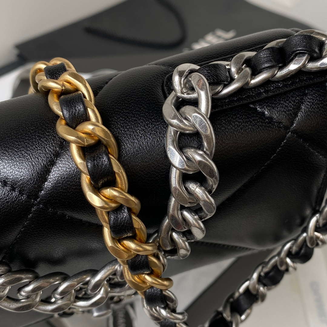 Chanel AP3267 19 Wallet on Chain Woc Shiny Lambskin Black | chanel ap3267 19 wallet on chain woc shiny lambskin black 004