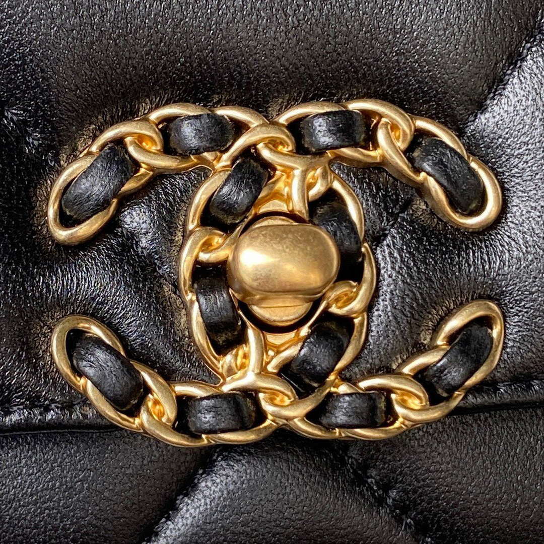 Chanel AP3267 19 Wallet on Chain Woc Shiny Lambskin Black | chanel ap3267 19 wallet on chain woc shiny lambskin black 012