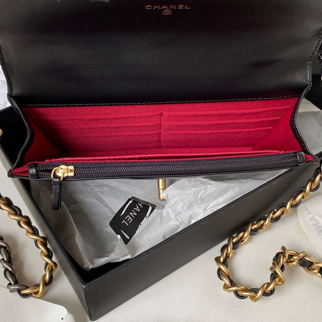 Chanel AP3267 19 Wallet on Chain Woc Shiny Lambskin Black | chanel ap3267 19 wallet on chain woc shiny lambskin black 017