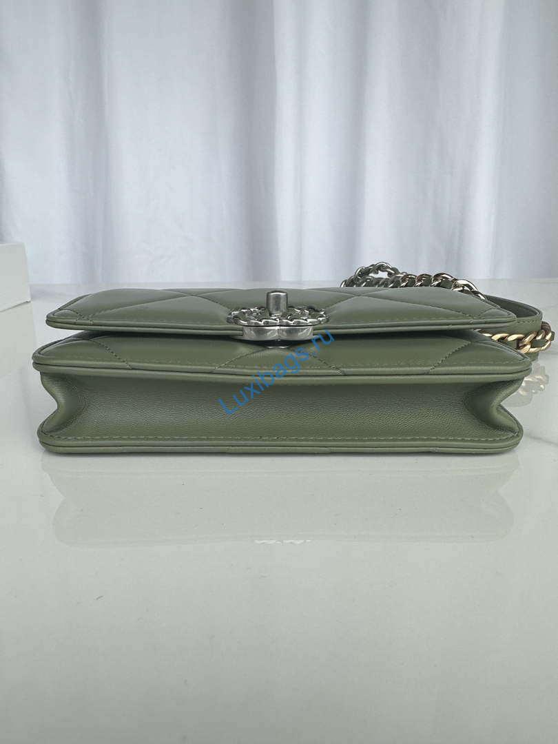 Chanel AP3267 19 Wallet on Chain Woc Shiny Lambskin Green | chanel ap3267 19 wallet on chain woc shiny lambskin green 12
