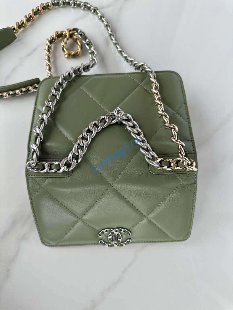 Chanel AP3267 19 Wallet on Chain Woc Shiny Lambskin Green | chanel ap3267 19 wallet on chain woc shiny lambskin green 16