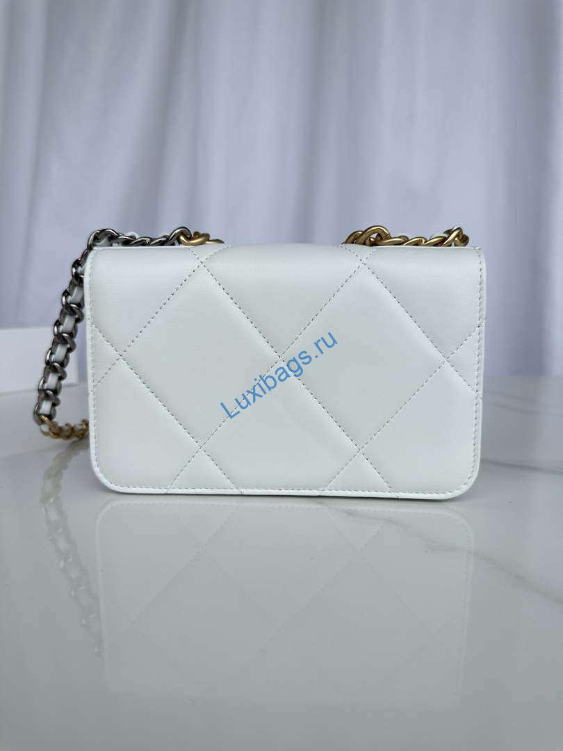 Chanel AP3267 19 Wallet on Chain Woc Shiny Lambskin White | chanel ap3267 19 wallet on chain woc shiny lambskin white 02
