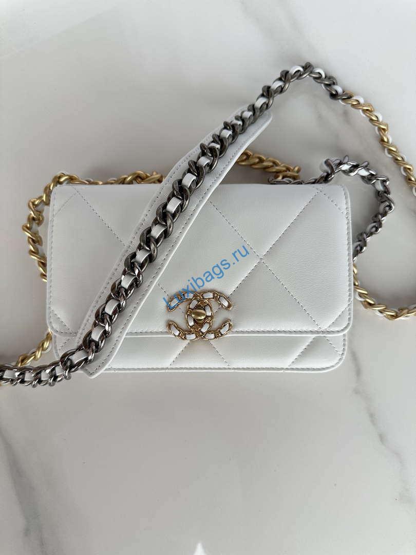 Chanel AP3267 19 Wallet on Chain Woc Shiny Lambskin White | chanel ap3267 19 wallet on chain woc shiny lambskin white 03
