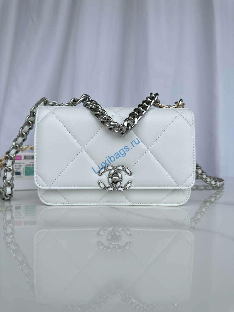 Chanel AP3267 19 Wallet on Chain Woc Shiny Lambskin White | chanel ap3267 19 wallet on chain woc shiny lambskin white 10