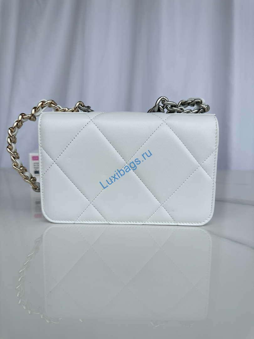 Chanel AP3267 19 Wallet on Chain Woc Shiny Lambskin White | chanel ap3267 19 wallet on chain woc shiny lambskin white 11