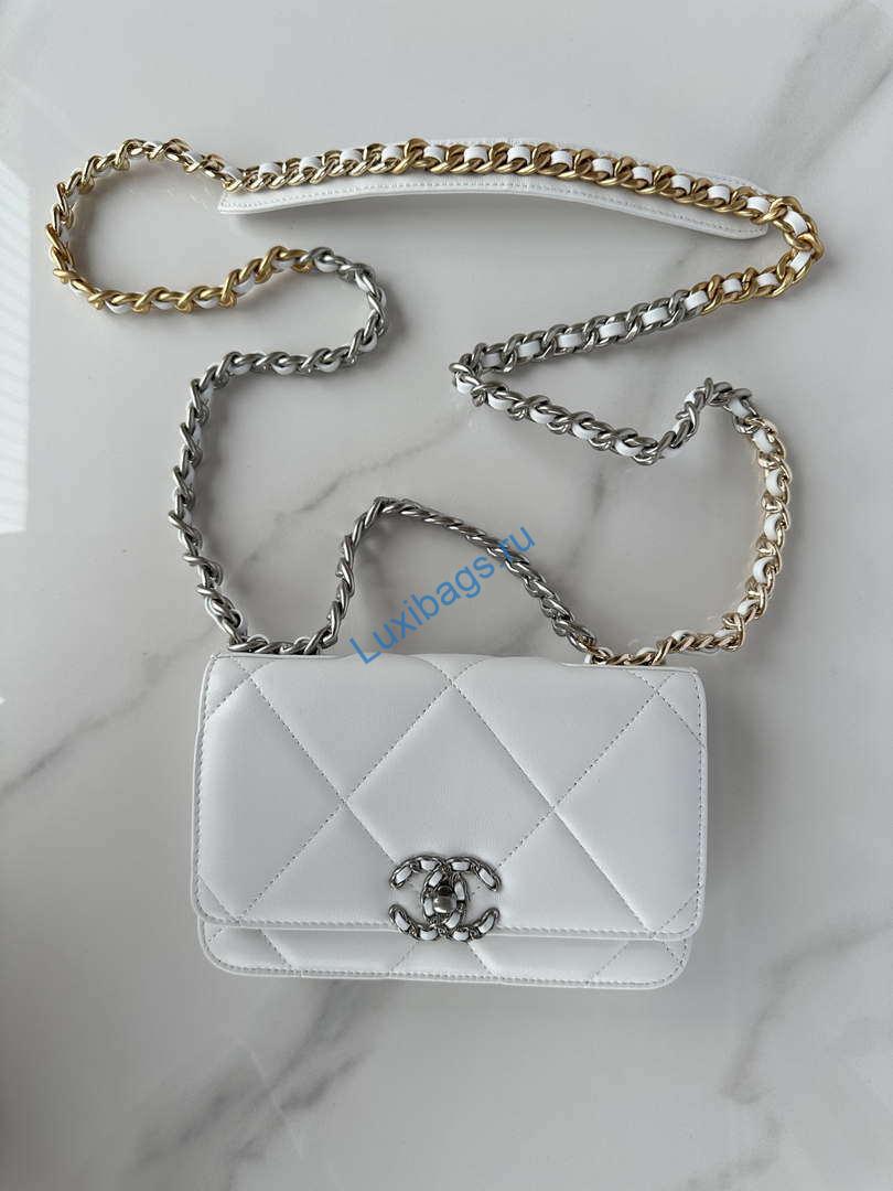 Chanel AP3267 19 Wallet on Chain Woc Shiny Lambskin White | chanel ap3267 19 wallet on chain woc shiny lambskin white 16