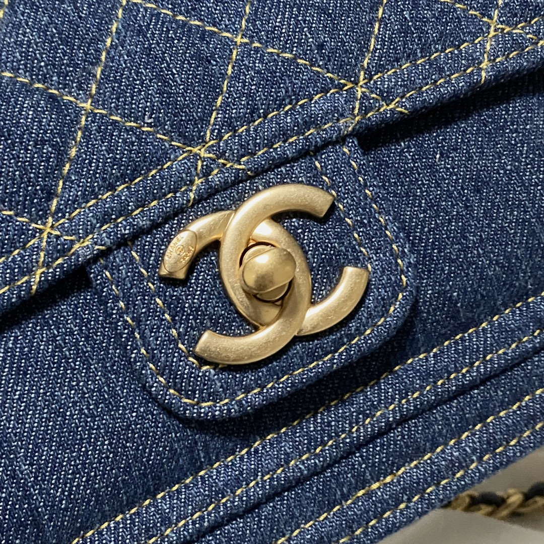 Chanel AS4051 Flap Bag Denim canvas Gold Metal Blue | chanel as4051 flap bag denim gold metal blue 004