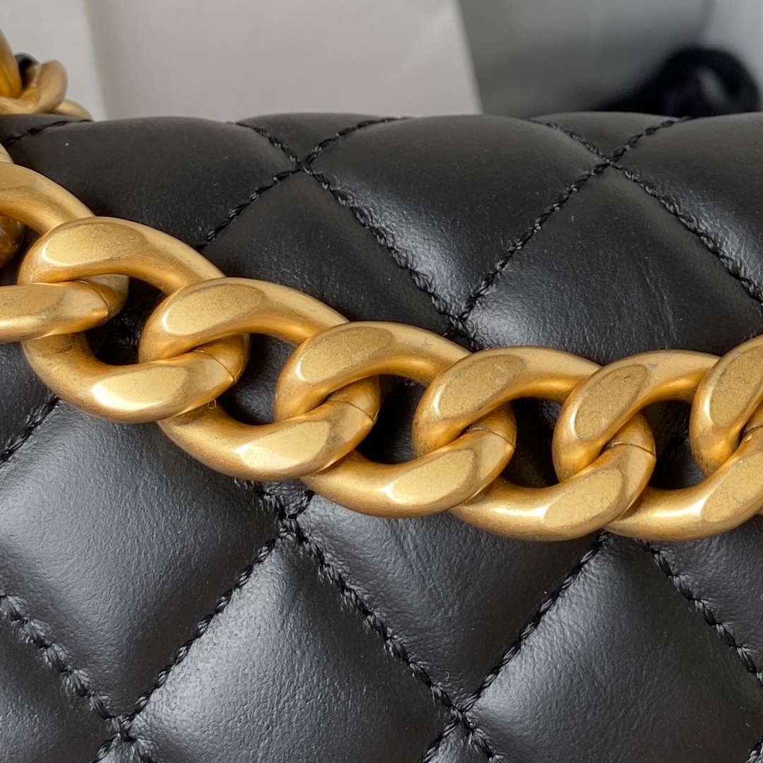 Chanel AS4051 Flap Bag Lambskin Gold Metal Black | chanel as4051 flap bag lambskin gold metal black 005