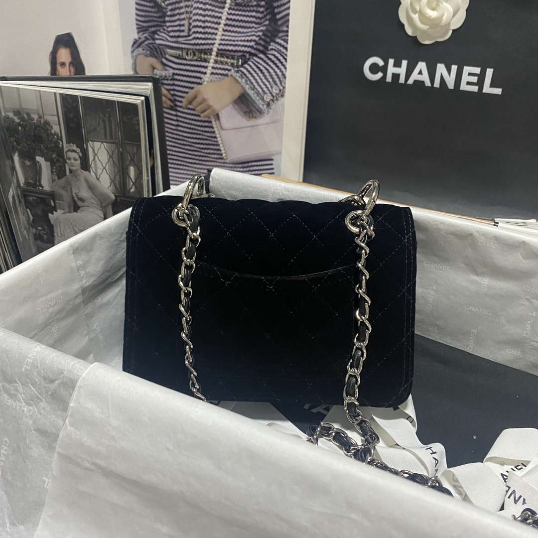 Chanel AS4051 Flap Bag Velvet Silver Metal Black | chanel as4051 flap bag velvet silver metal black 002