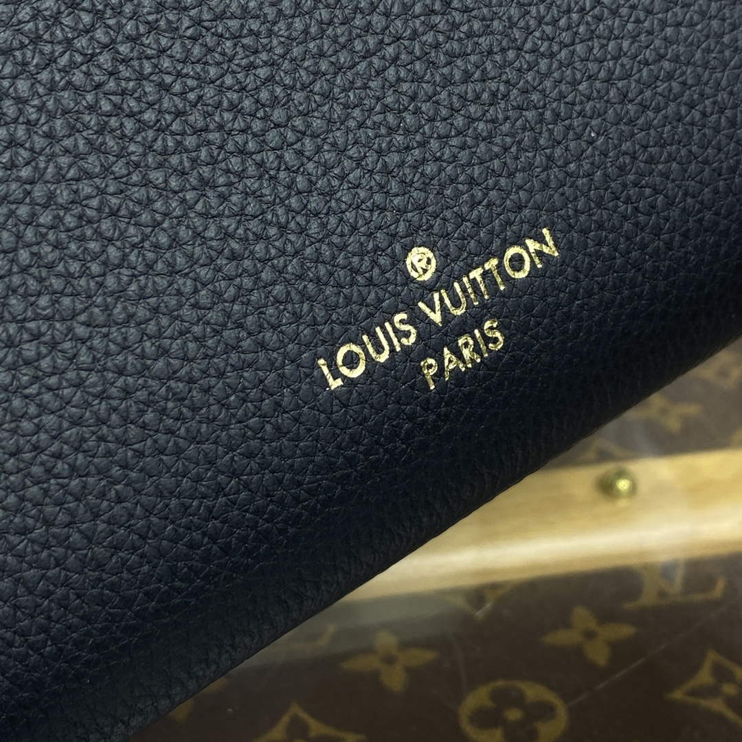 LV M22311 Louis Vuitton Lock & Go Handbag Black | lv m22311 louis vuitton lock go handbag black 6