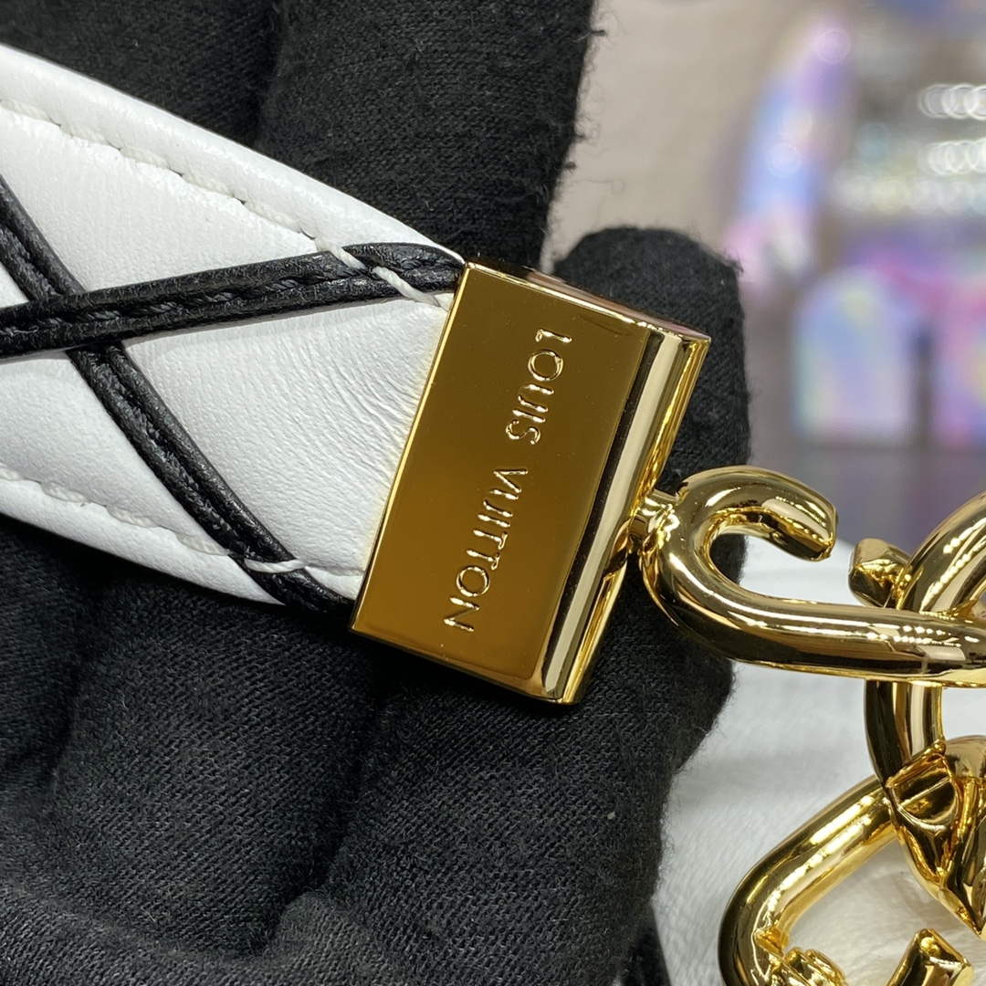 LV M22890 Louis Vuitton GO-14 MM Bag White/Black | lv m22890 louis vuitton go 14 mm bag white black 6