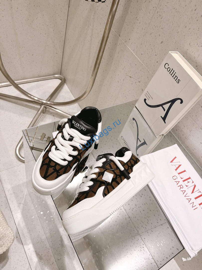 Valentino Women's Men's one Stud XL Trainer in Nappa Leather V54901 | valentino womens mens one stud xl trainer in nappa leather v54901 4