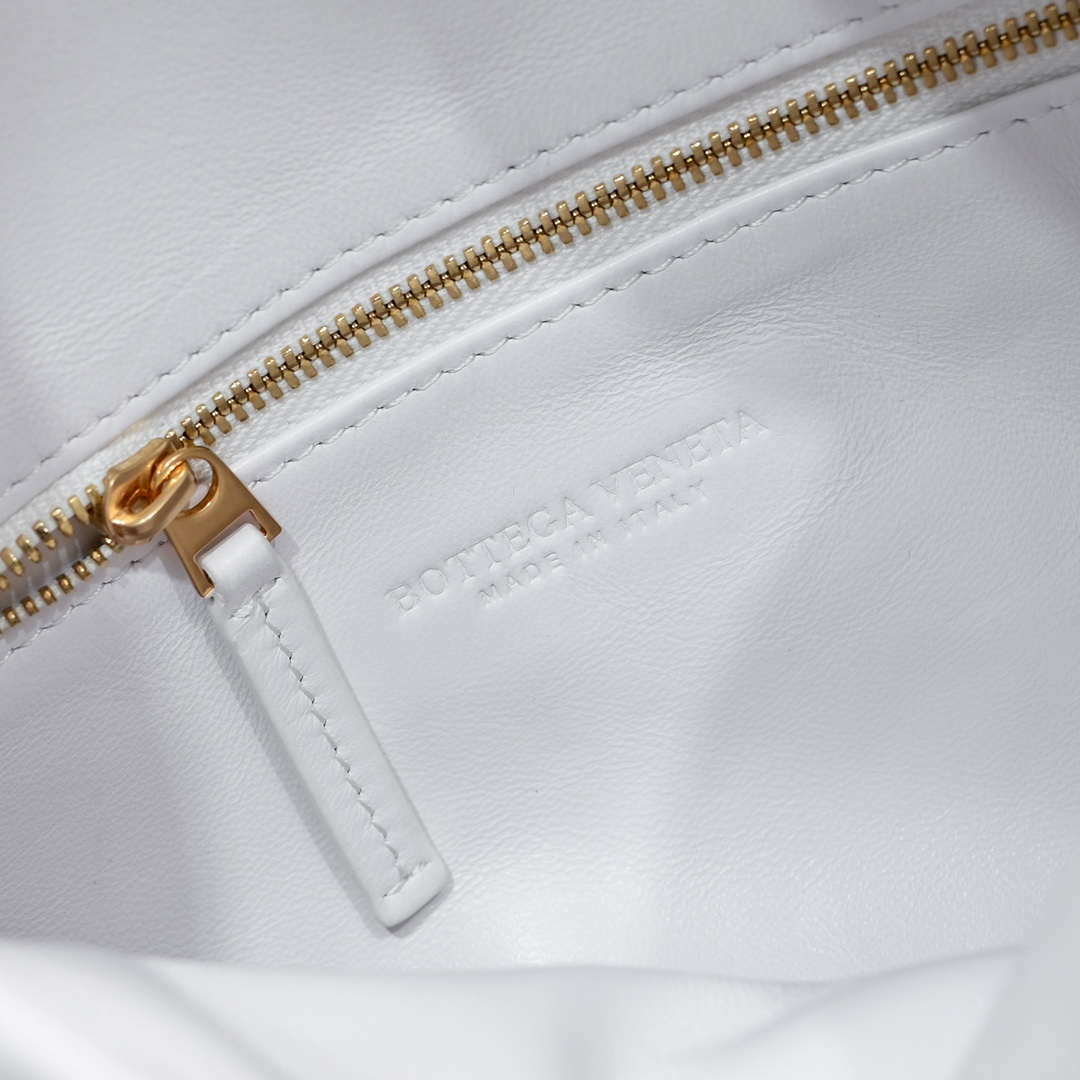 Bottega Veneta BV 763966 Small Hop oyster Bag White | bottega veneta bv 763966 small hop oyster bag white 007