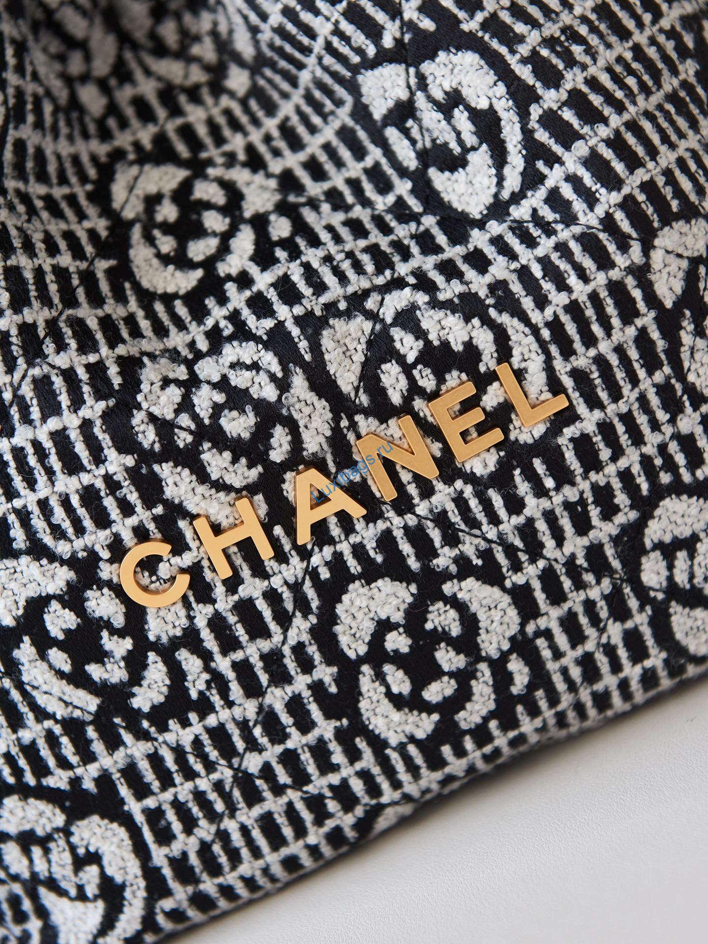 Chanel 22 AS3260 Small Handbag Velvet White &Black Gold | chanel 22 as3260 small handbag velvet white black gold 002