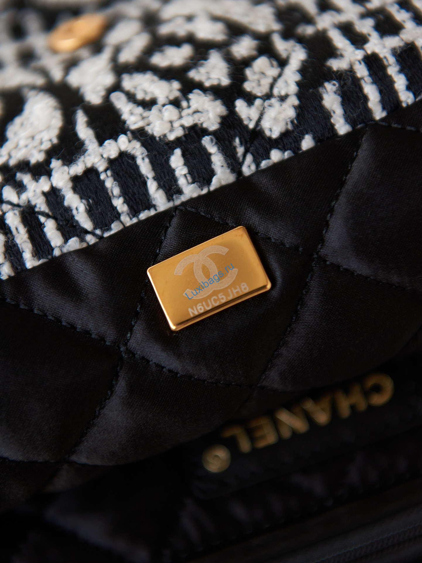 Chanel 22 AS3260 Small Handbag Velvet White &Black Gold | chanel 22 as3260 small handbag velvet white black gold 009