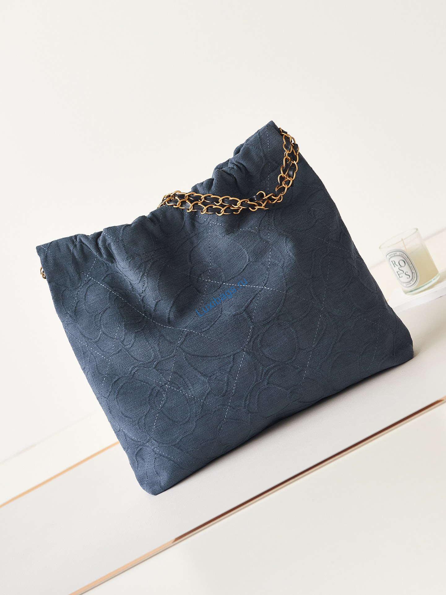Chanel 22 Handbag Shiny AS3261 Navy Blue Velvet Gold | chanel 22 handbag shiny as3261 navy blue velvet gold 005
