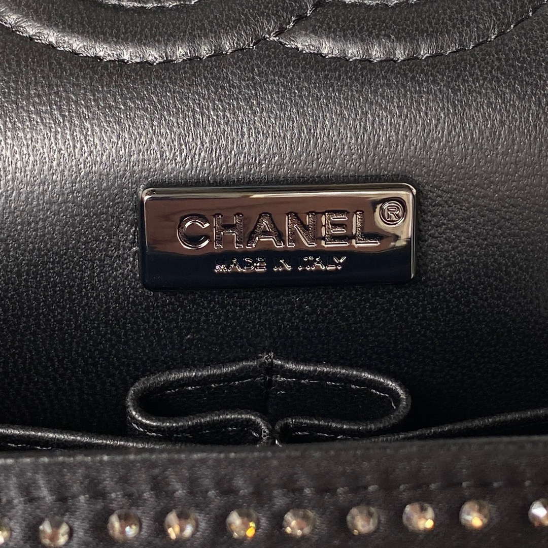 Chanel A01112 Flap Classic Handbag Velvet Crystal pearl Black | chanel a01112 flap classic handbag velvet crystal pearl black 006
