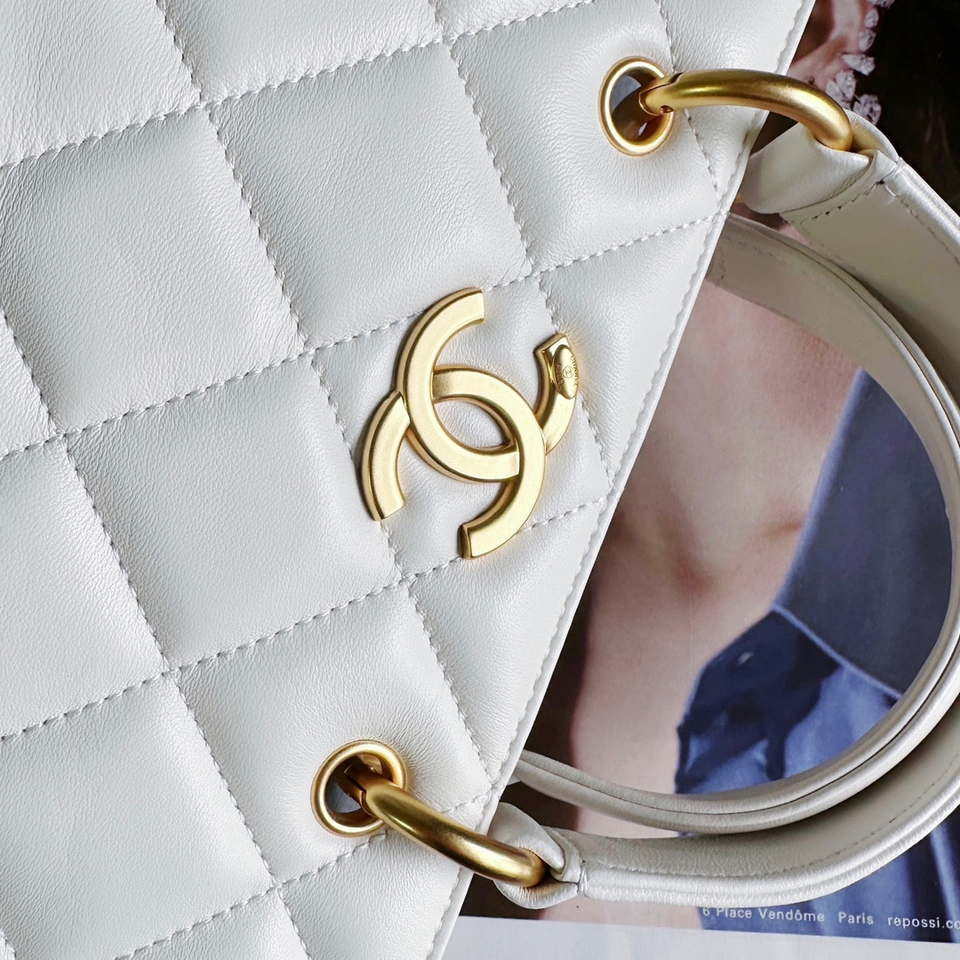 Chanel AS2120 small Shopping Bag Lambskin White | chanel as2120 small shopping bag lambskin white 006